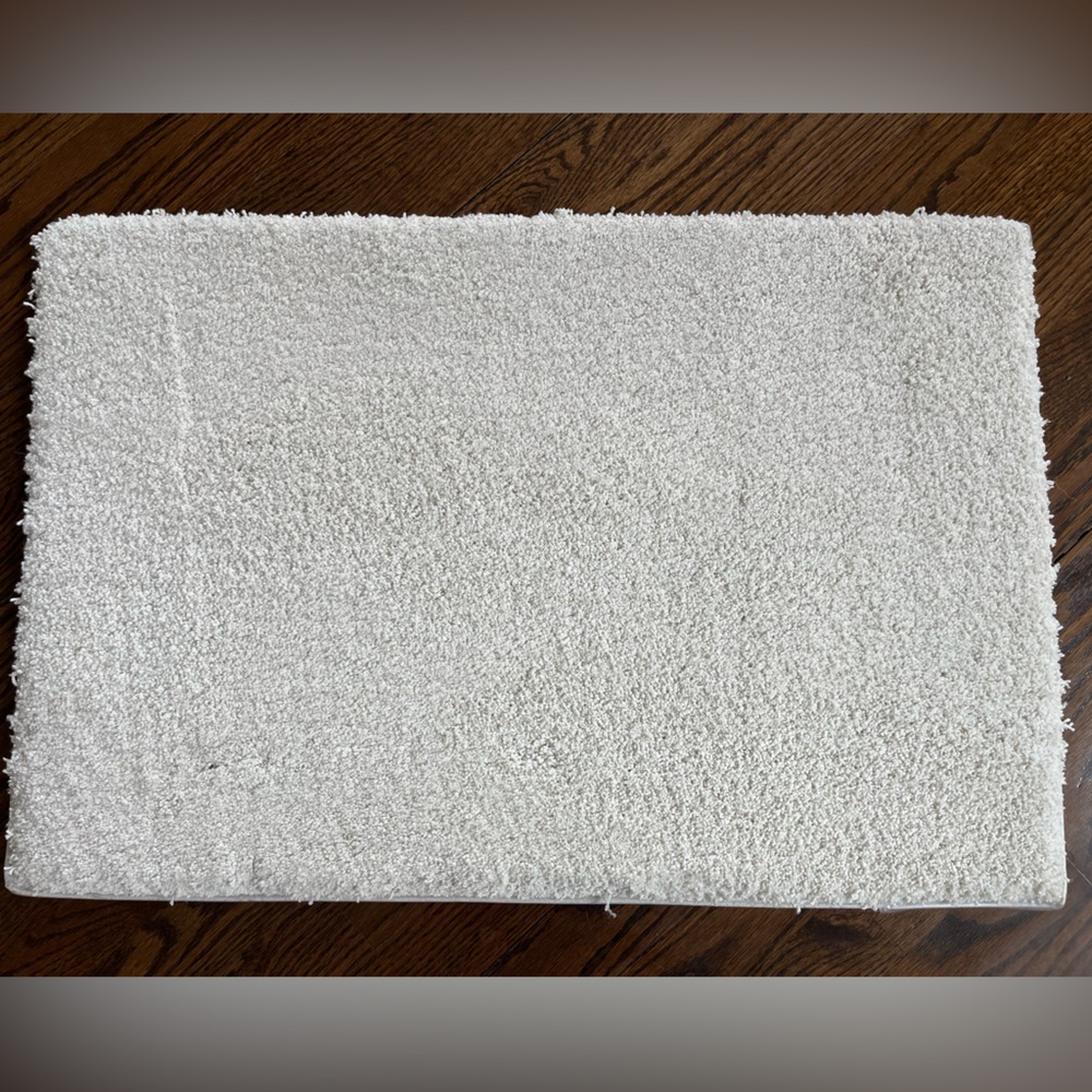27x18 White Carper Rug